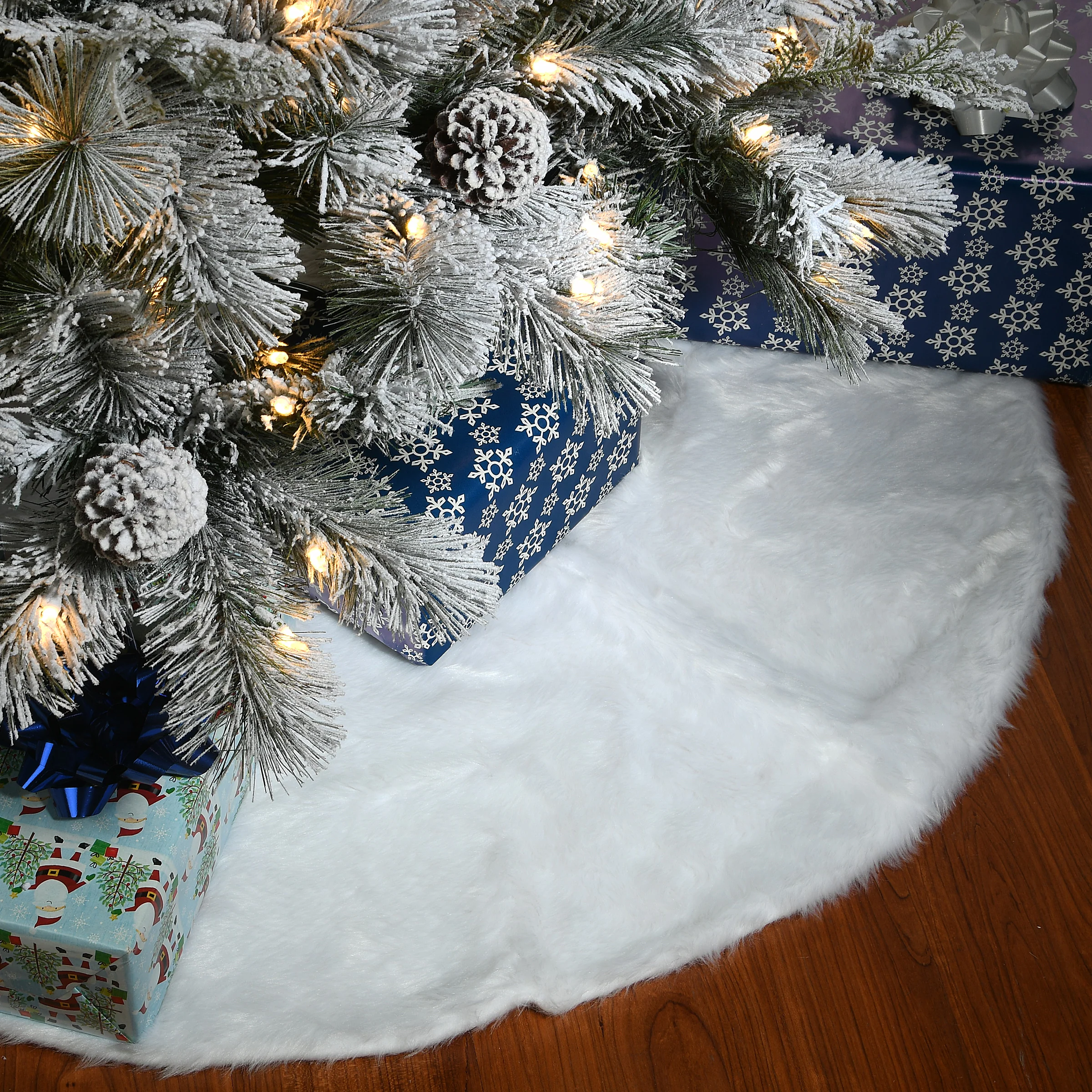 52 in. General Store Collection White Faux Fur Tree Skirt - Image 2