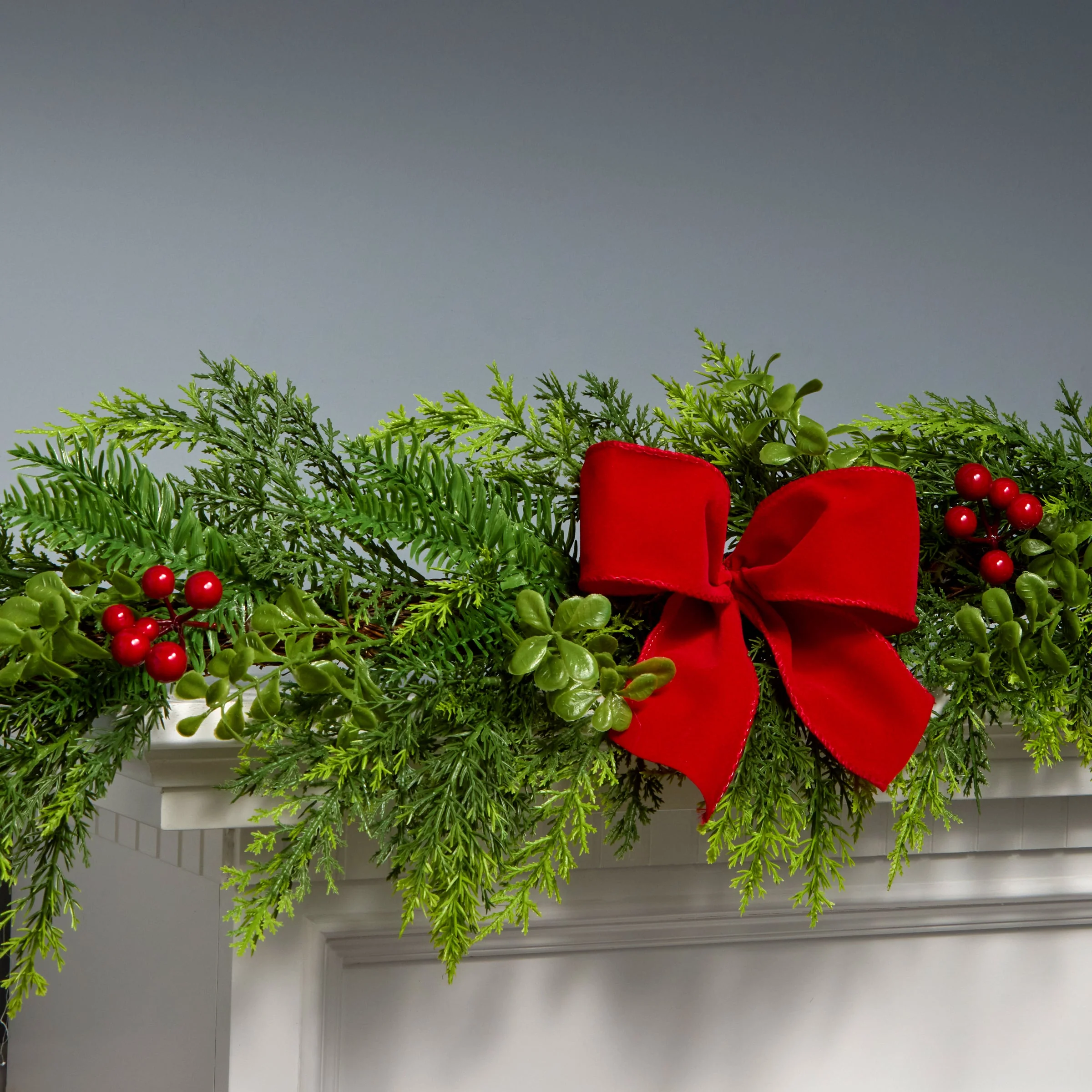 6 ft. Christmas Classic Garland - Image 4