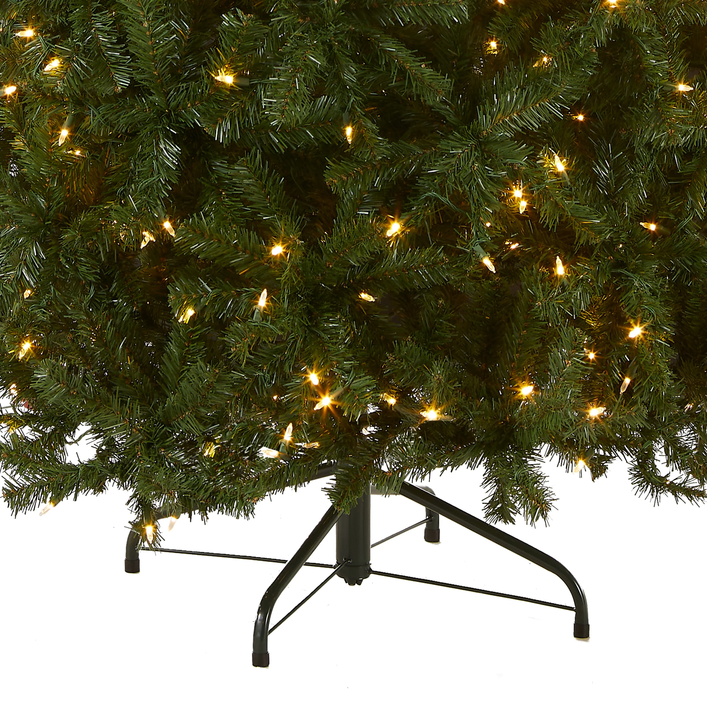 7.5 ft. Pre-Lit North Valley Spruce Tree with Dual Color LED Lights, Plug-In - Image 4