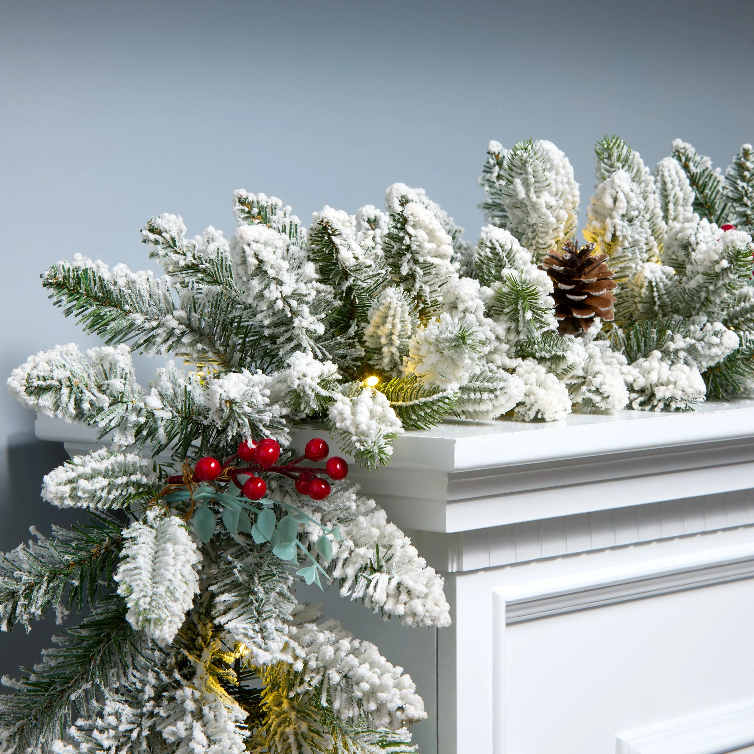 9 ft. Snowberry Pine Garland with LED lights - Image 2